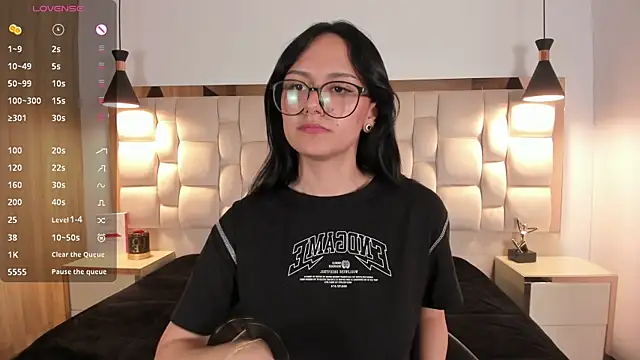 NiccolleHall's cam snapshot