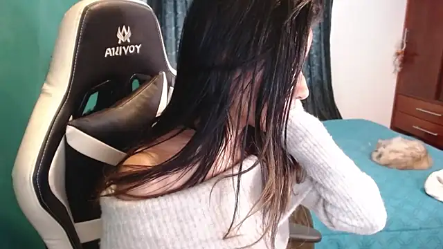 alice_middlee's cam snapshot