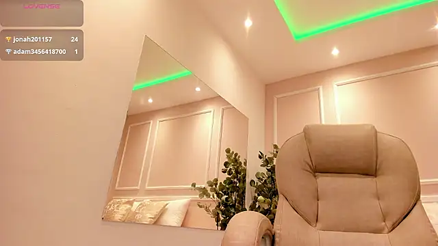 Lucy_Canel's cam snapshot