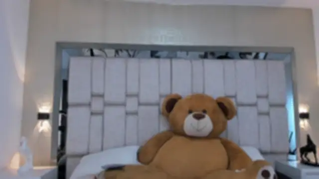 ValeryCooper18 live sex cam