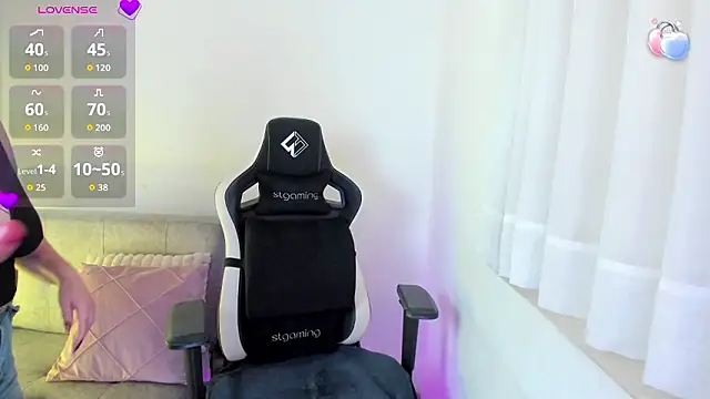 ambar-wells's cam snapshot