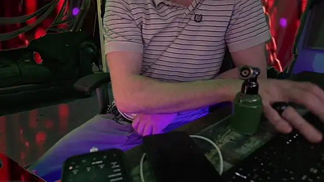 MasterDaddyCool's cam snapshot