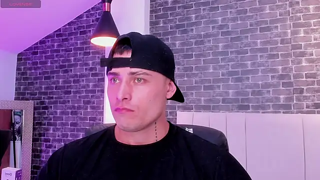 connorsmiith live sex cam