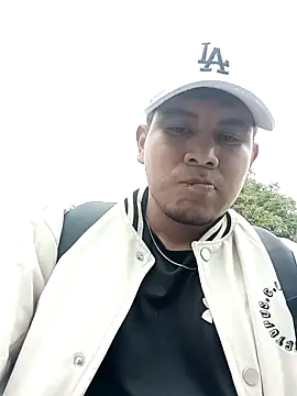 Oscariin96 live sex cam