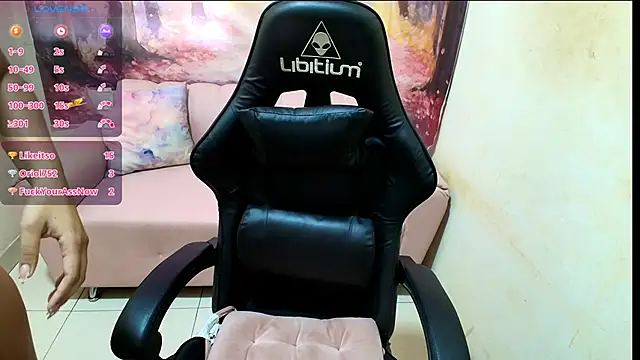 Emma_latinasexy18's cam snapshot