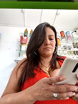 roxanasexy2025 live sex cam