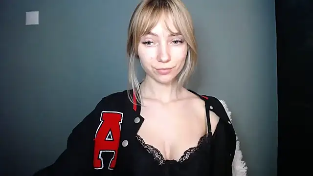 LuciaYoung's cam snapshot