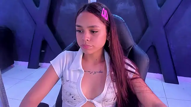 CarolineFyre's cam snapshot