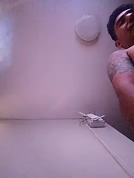 Yrresistible666 live sex cam