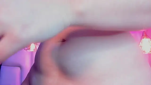 IrinaVoshh_'s cam snapshot