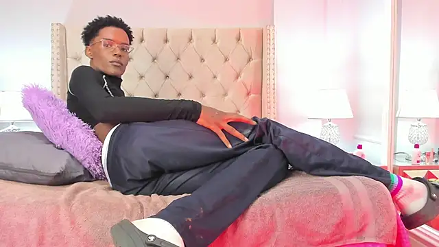 Charlie_Storm_'s cam snapshot