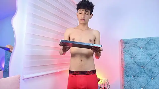 maxfrost_1's cam snapshot