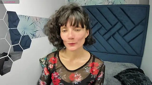 Valery_More__'s cam snapshot