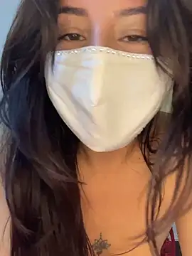 White-Petite live sex cam