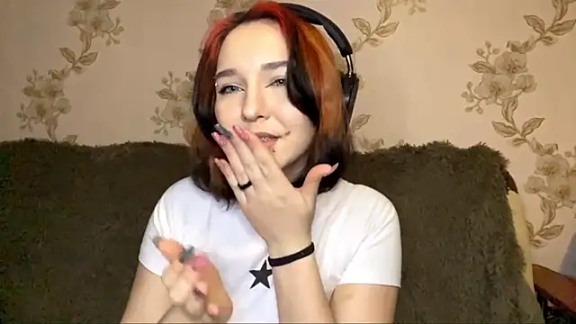 EmilyVeiro live sex cam