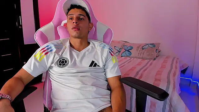 Adrian_Prime_ live sex cam