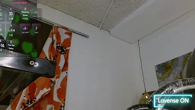 Dyla_n18 live sex cam