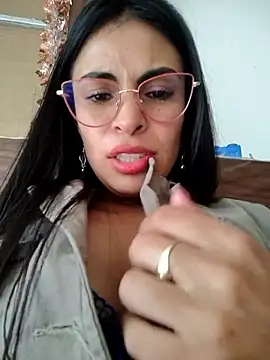 Astrid-- live sex cam