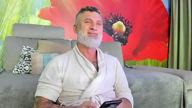 BlowMyXXL live sex cam