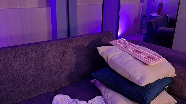 ViolettCastel live sex cam