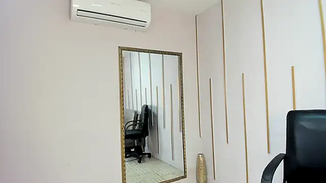 Nayariskaya's cam snapshot