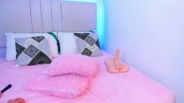 SusanSimpson16's cam snapshot