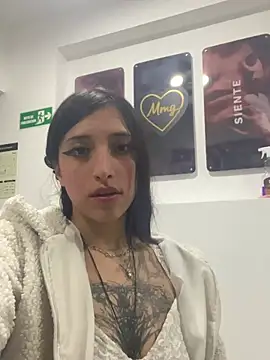 Evabellee's cam snapshot