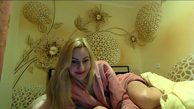 Yourrealgirl's cam snapshot