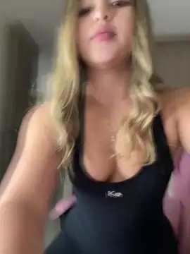 lunablossom_ live sex cam