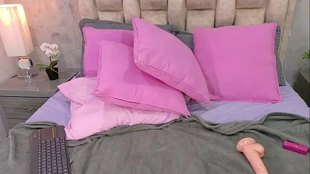 MiaaBlake_'s cam snapshot