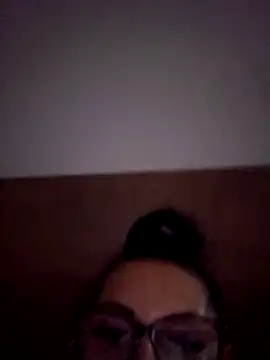 HiddendesireXO01 live sex cam