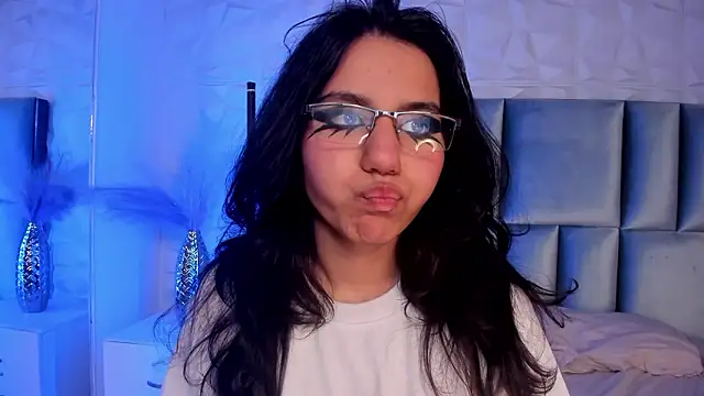 HollyPeach's cam snapshot