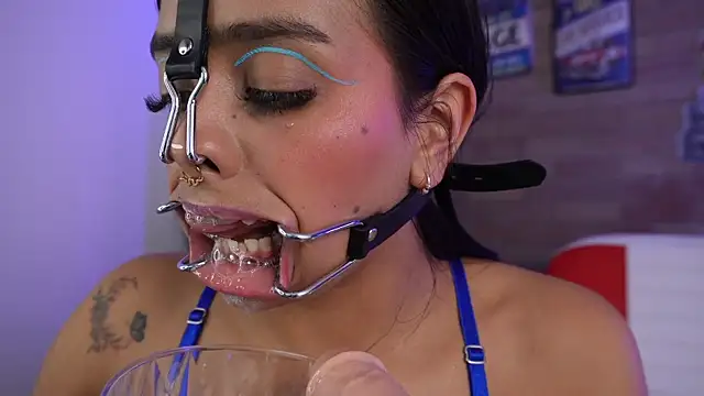 miss_collins's cam snapshot