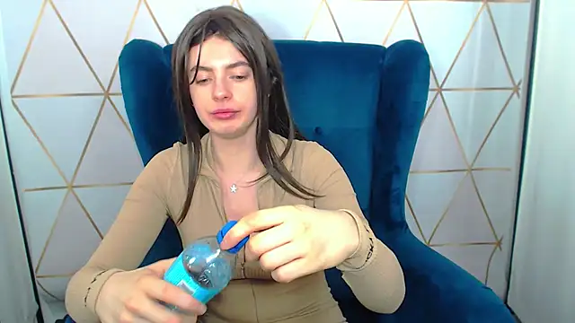 CarliFantasy25's cam snapshot