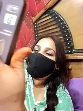 01Mona's cam snapshot