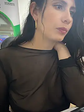 Alysson-- live sex cam