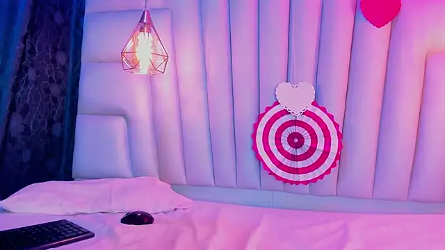 IrinaVoshh_'s cam snapshot