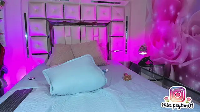 mia_peyton's cam snapshot