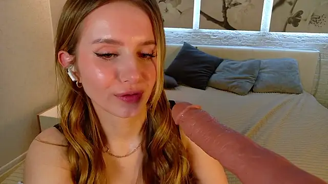 Betty_June's cam snapshot