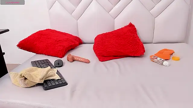 Mature_Skinny live sex cam