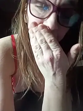 Dettybitch40 live sex cam