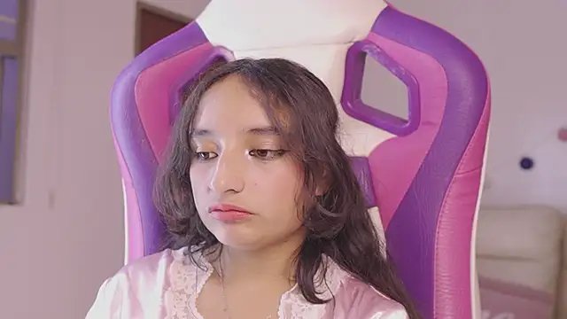 _emily_jonexs's cam snapshot