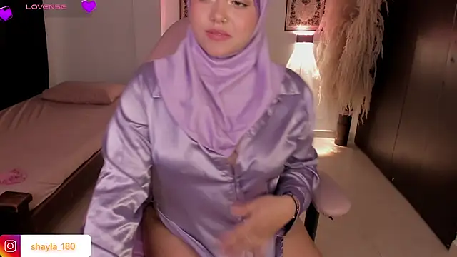 shayla_18's cam snapshot