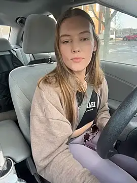 AllesandraLove live sex cam