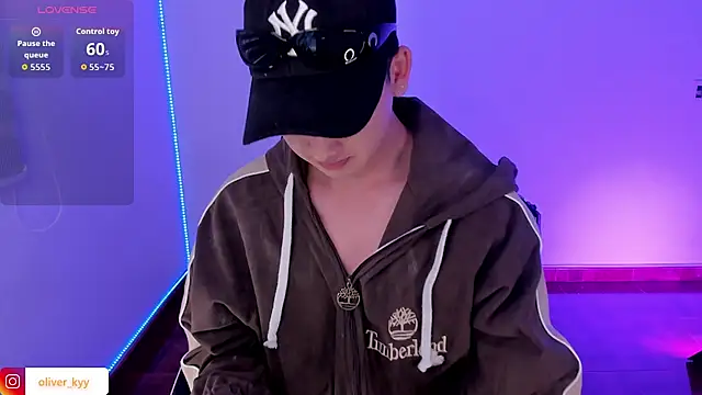 oliver_kyy's cam snapshot