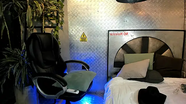 MarcoVitto live sex cam