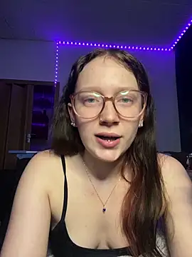 YoungLisaa18's cam snapshot