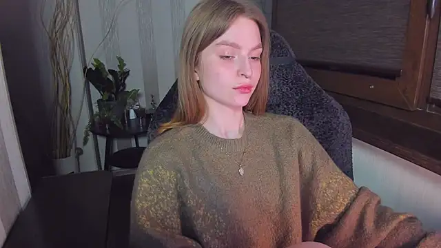 MollyRufous's cam snapshot