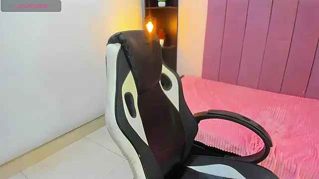 Raven_love's cam snapshot