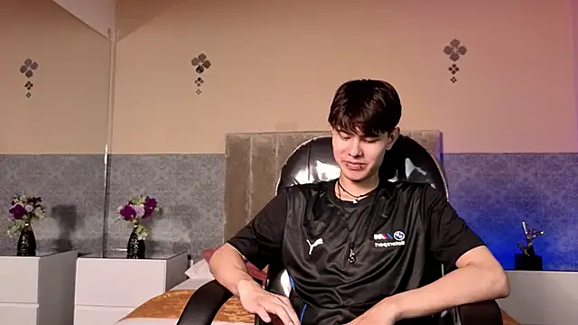 Derek_Sinn live sex cam